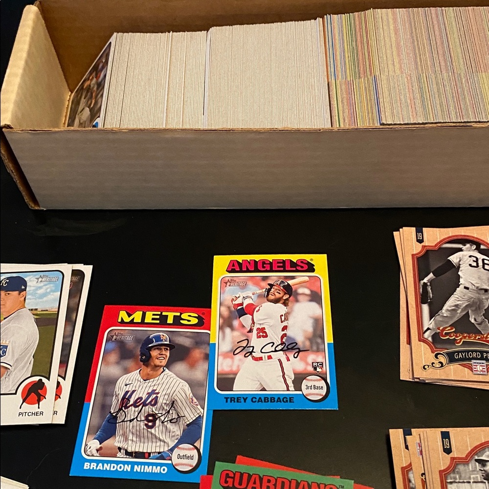Baseball Trading Cards Collection - Picture 3 of 5